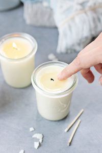 شمع ماساژ چیست-candle