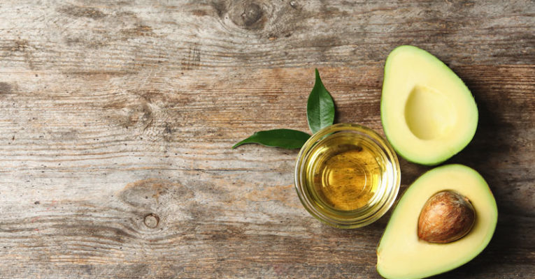 خواص روغن آووکادو برای پوست و زیبایی