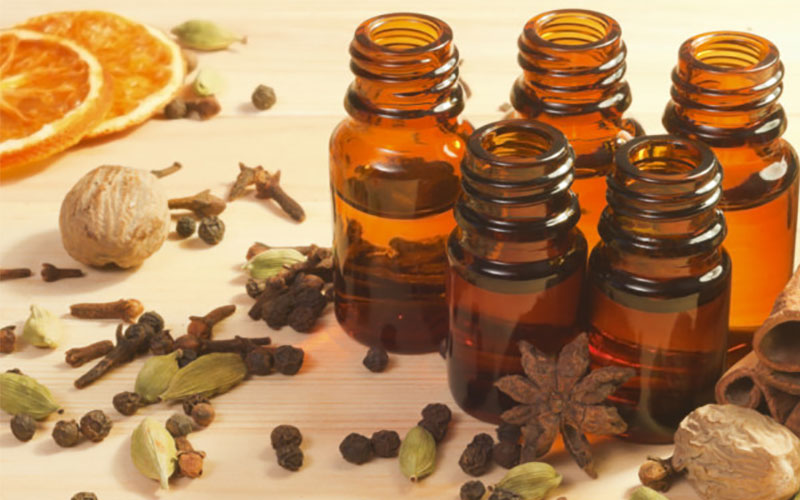 با خواص روغن ماساژ هل آشنا شوید